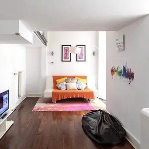 https://my-london-holiday-home-stylish-2-bed-2-bath-riverside.cambridgehotelsuk.com