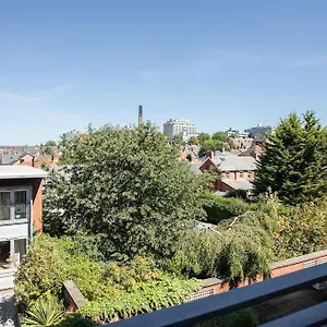 Apartment 5* Ultra Luxury, Great Views, Underground Parking, Belfast