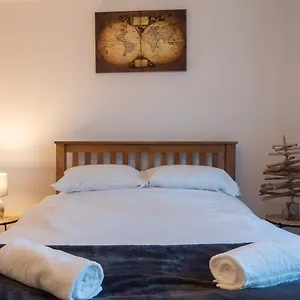 https://castle-view-flat-in-mumbles-free-parking.cardiffhotelswales.com