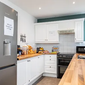 3* Konukevi Castlereagh