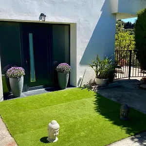 https://l3-vinayard-view-jacuzzi-2bdr-parking-terraces-bbq-ac.fr-provencehotel.com